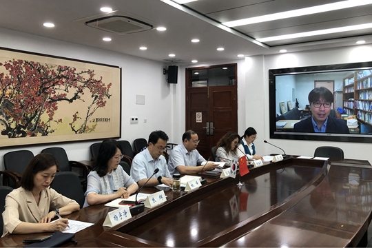 儿童家族学朴友澈学科长也就大家所关注的专业课程设置及后期的课程安排进行了详细的说明